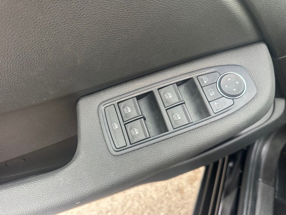 Aperçu de la photo 15 du véhicule RENAULT CLIO V