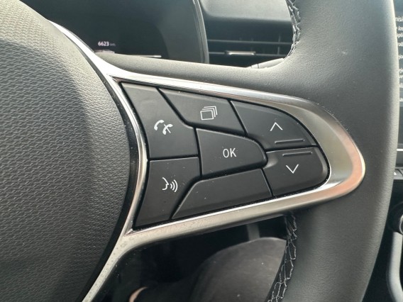 Aperçu de la photo 17 du véhicule RENAULT CLIO V