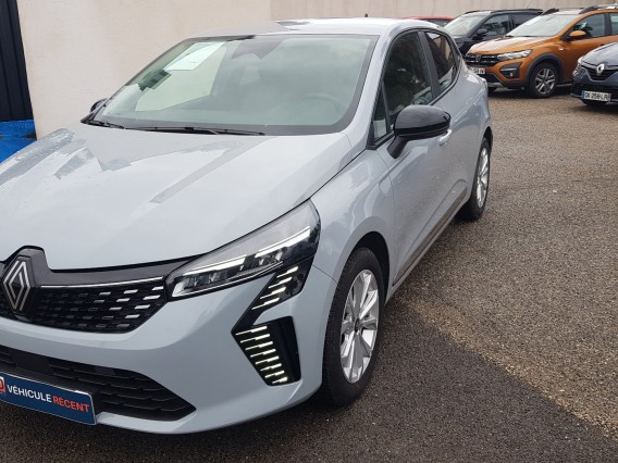 Aperçu de la photo 17 du véhicule RENAULT CLIO V