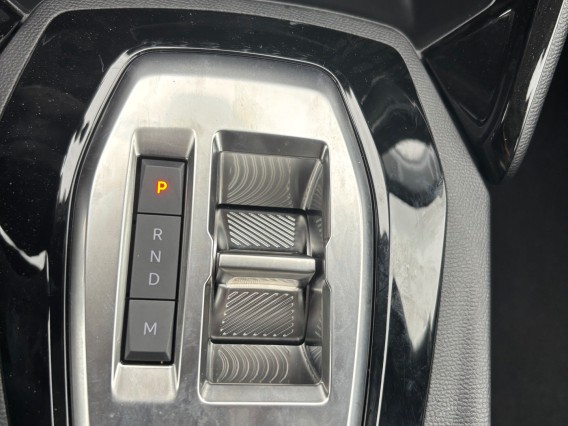 Aperçu de la photo 21 du véhicule PEUGEOT 208