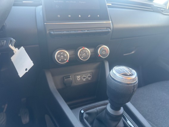 Aperçu de la photo 13 du véhicule RENAULT CLIO V