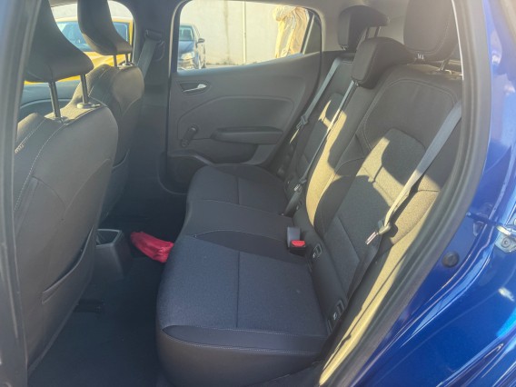 Aperçu de la photo 15 du véhicule RENAULT CLIO V