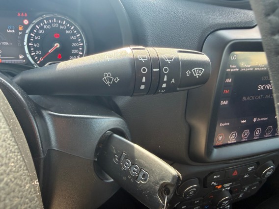 Aperçu de la photo 17 du véhicule JEEP RENEGADE