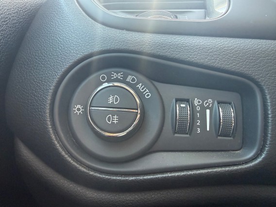 Aperçu de la photo 20 du véhicule JEEP RENEGADE