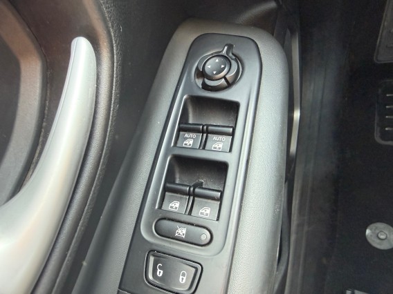 Aperçu de la photo 21 du véhicule JEEP RENEGADE