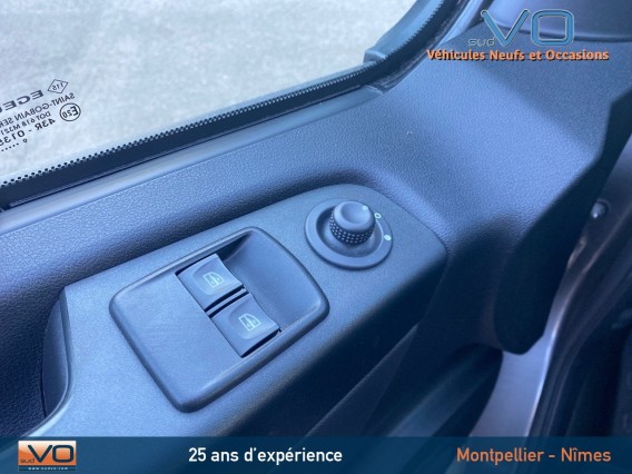 Aperçu de la photo 23 du véhicule RENAULT TRAFIC COMBI