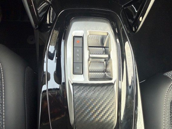 Aperçu de la photo 13 du véhicule PEUGEOT 208