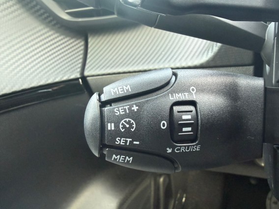 Aperçu de la photo 22 du véhicule PEUGEOT 208