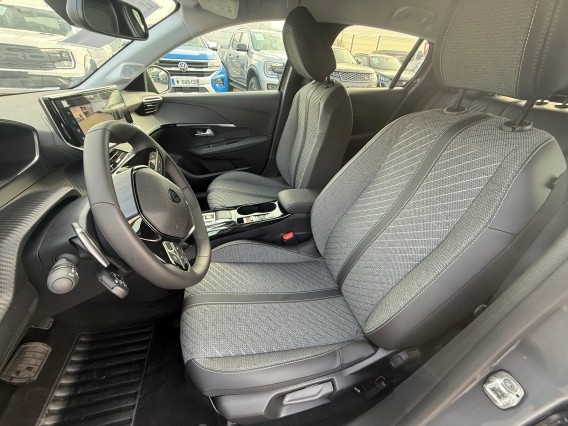 Aperçu de la photo 27 du véhicule PEUGEOT 208