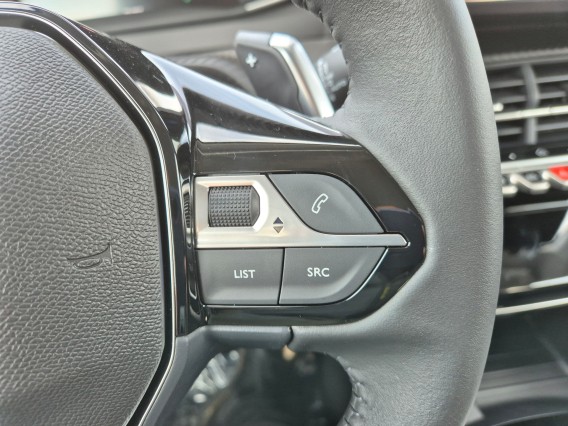 Aperçu de la photo 18 du véhicule PEUGEOT 208