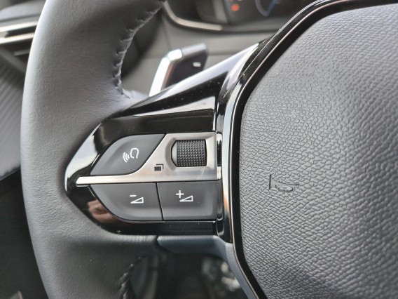 Aperçu de la photo 19 du véhicule PEUGEOT 208