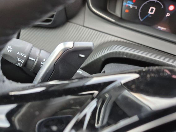 Aperçu de la photo 21 du véhicule PEUGEOT 208