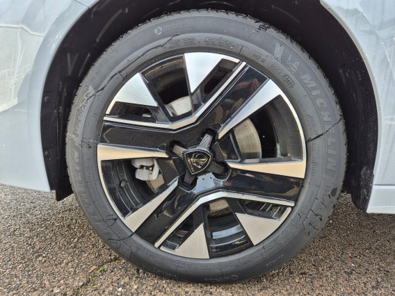 Aperçu de la photo 26 du véhicule PEUGEOT 208