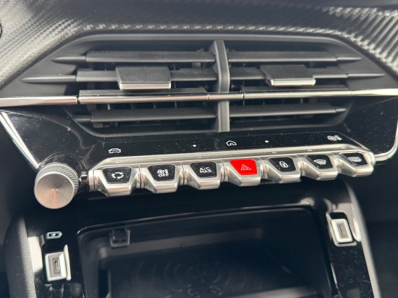 Aperçu de la photo 16 du véhicule PEUGEOT 208