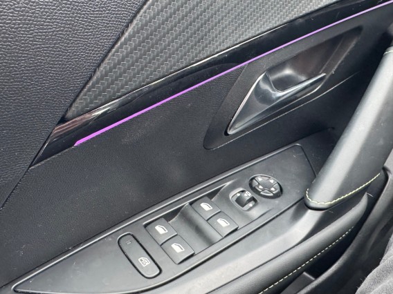 Aperçu de la photo 19 du véhicule PEUGEOT 208