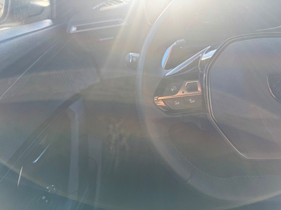 Aperçu de la photo 11 du véhicule PEUGEOT 2008