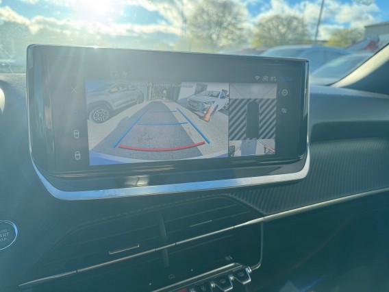 Aperçu de la photo 15 du véhicule PEUGEOT 2008