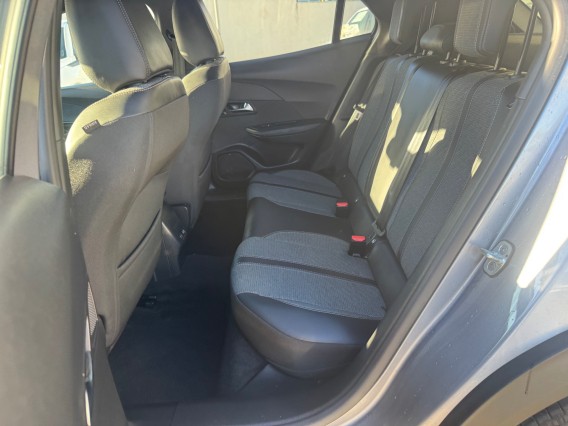 Aperçu de la photo 19 du véhicule PEUGEOT 2008