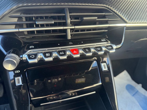 Aperçu de la photo 20 du véhicule PEUGEOT 2008