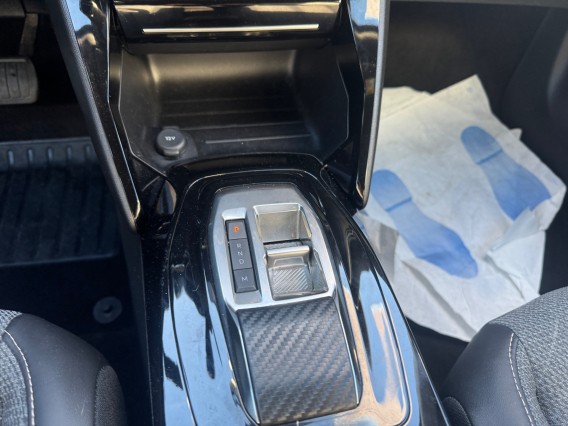 Aperçu de la photo 21 du véhicule PEUGEOT 2008