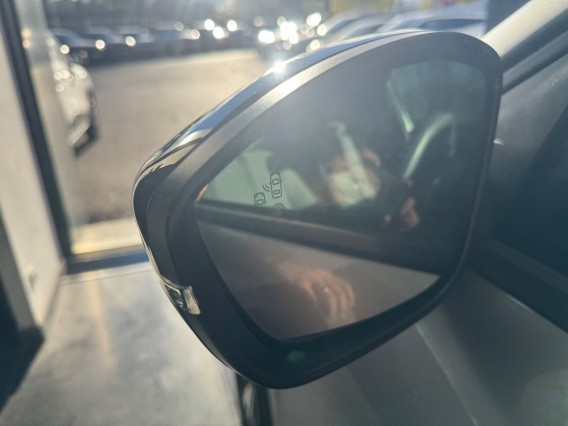 Aperçu de la photo 24 du véhicule PEUGEOT 2008