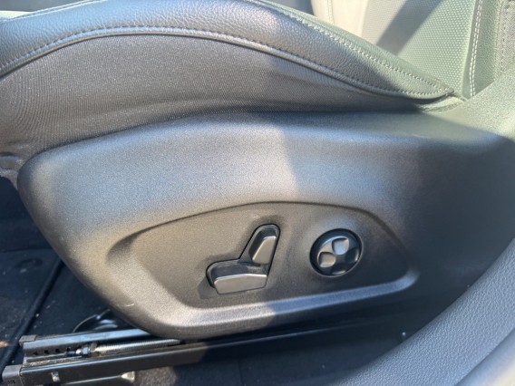 Aperçu de la photo 17 du véhicule JEEP COMPASS