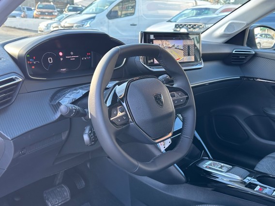 Aperçu de la photo 11 du véhicule PEUGEOT 208