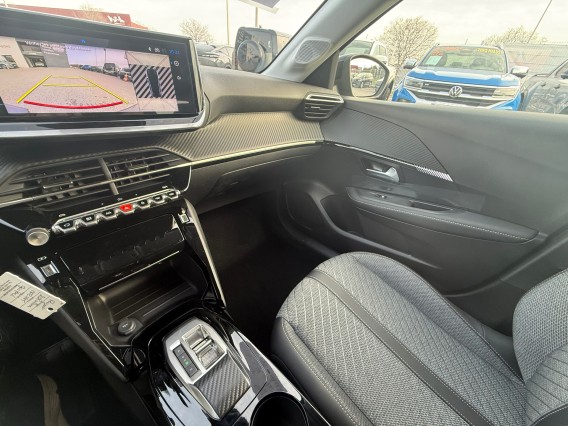 Aperçu de la photo 26 du véhicule PEUGEOT 208