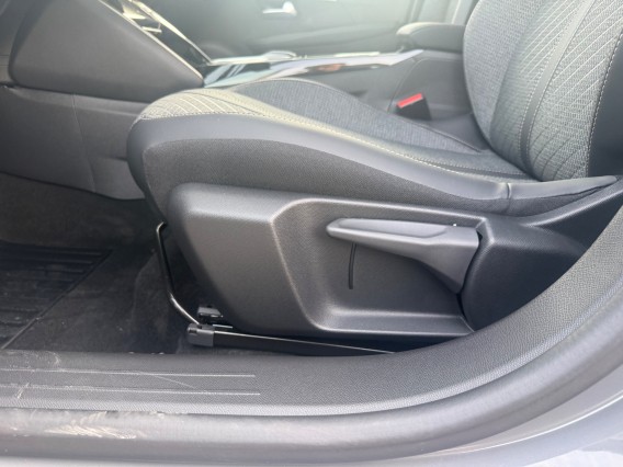 Aperçu de la photo 28 du véhicule PEUGEOT 208