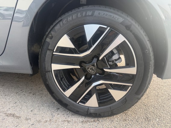 Aperçu de la photo 31 du véhicule PEUGEOT 208