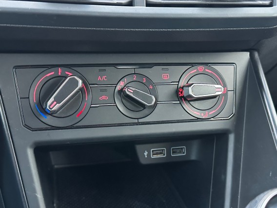 Aperçu de la photo 17 du véhicule VOLKSWAGEN POLO