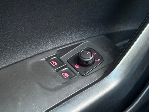 Aperçu de la photo 19 du véhicule VOLKSWAGEN POLO