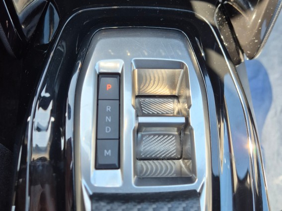 Aperçu de la photo 13 du véhicule PEUGEOT 2008