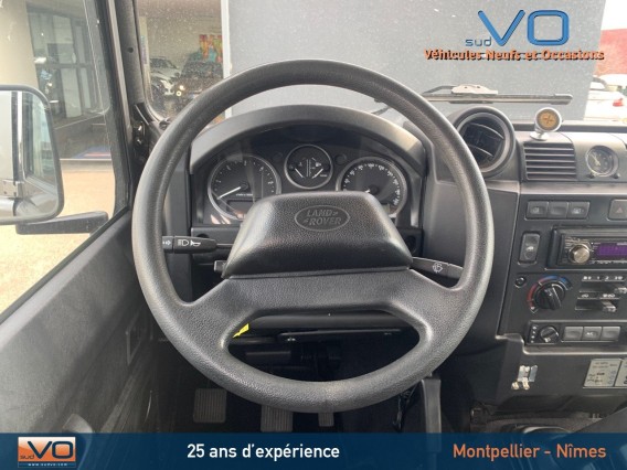 Aperçu de la photo 12 du véhicule LAND-ROVER DEFENDER 110 II STATION WAGON