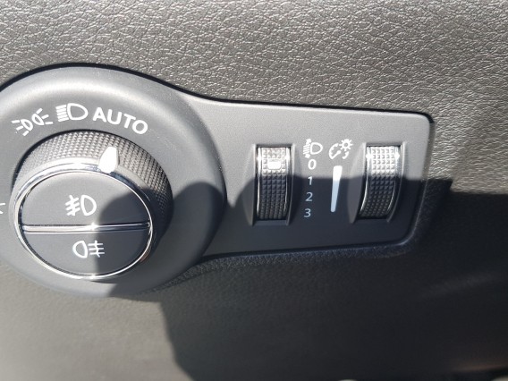 Aperçu de la photo 3 du véhicule JEEP COMPASS