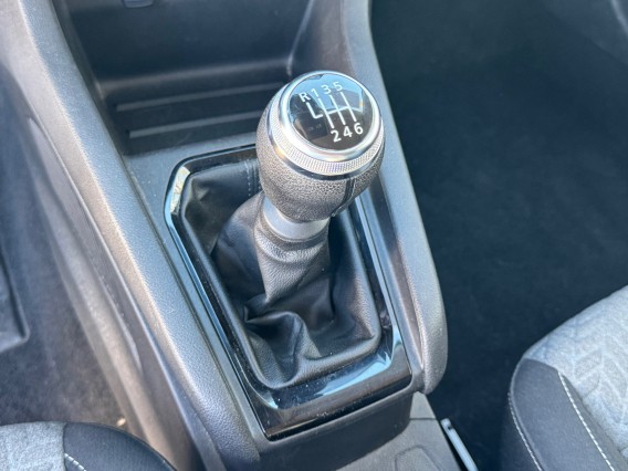 Aperçu de la photo 17 du véhicule RENAULT CLIO V