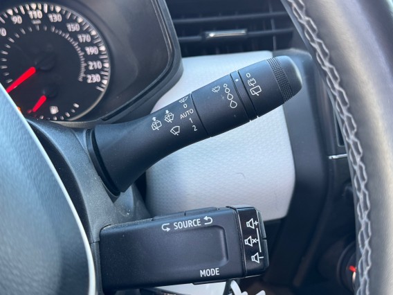 Aperçu de la photo 23 du véhicule RENAULT CLIO V