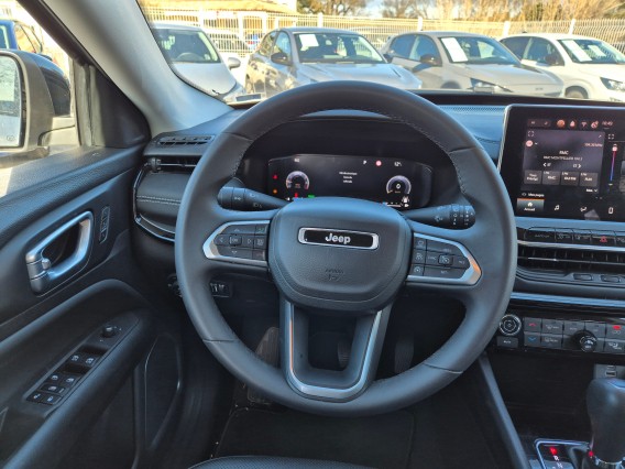 Aperçu de la photo 10 du véhicule JEEP COMPASS