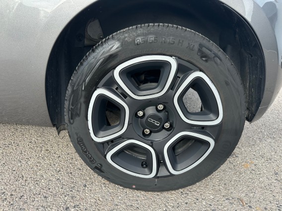 Aperçu de la photo 12 du véhicule FIAT 500 MY22