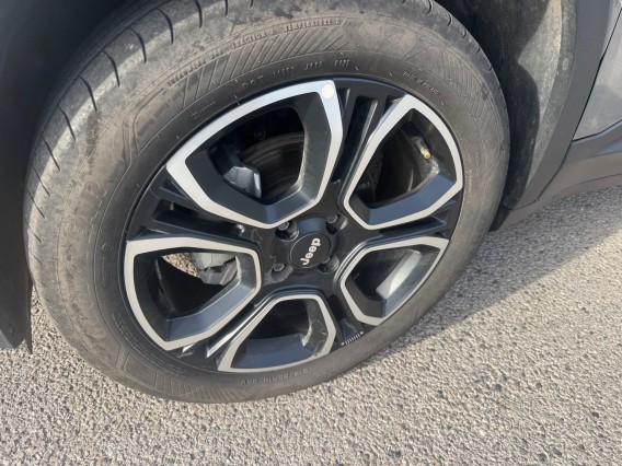 Aperçu de la photo 15 du véhicule JEEP AVENGER