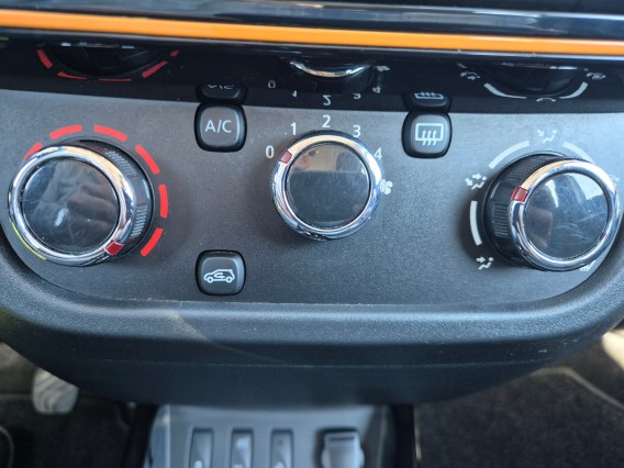 Aperçu de la photo 14 du véhicule DACIA SPRING