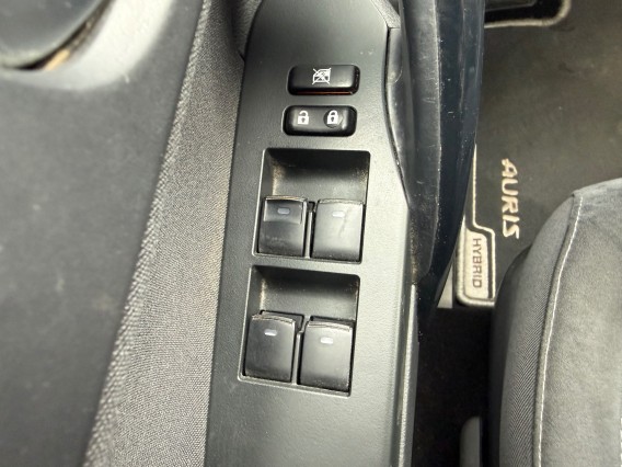 Aperçu de la photo 22 du véhicule TOYOTA AURIS RC18