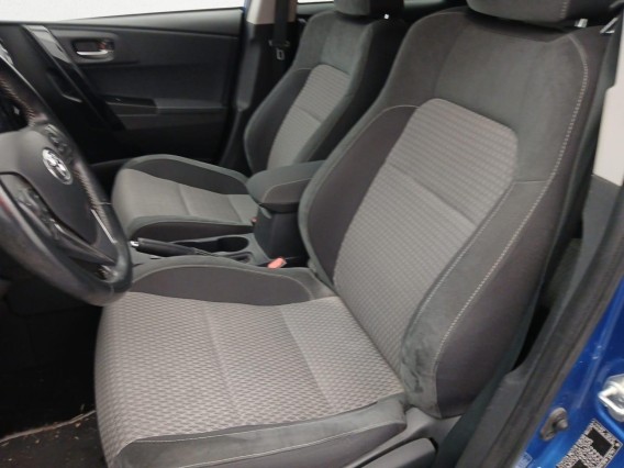 Aperçu de la photo 41 du véhicule TOYOTA AURIS RC18