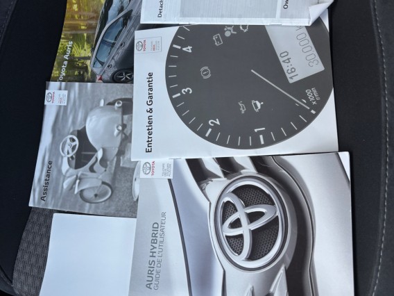 Aperçu de la photo 48 du véhicule TOYOTA AURIS RC18