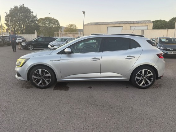 Aperçu de la photo 3 du véhicule RENAULT MEGANE IV BERLINE