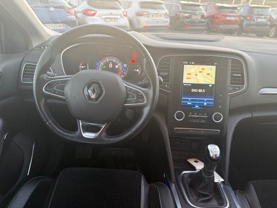 Aperçu de la photo 10 du véhicule RENAULT MEGANE IV BERLINE