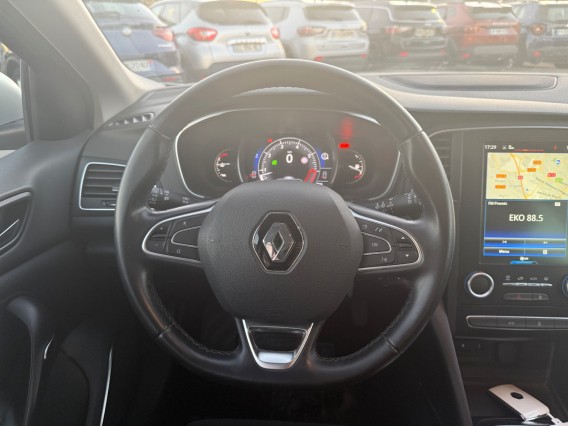 Aperçu de la photo 11 du véhicule RENAULT MEGANE IV BERLINE