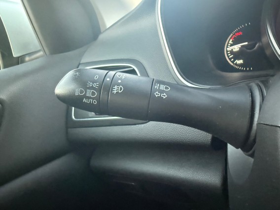 Aperçu de la photo 17 du véhicule RENAULT MEGANE IV BERLINE