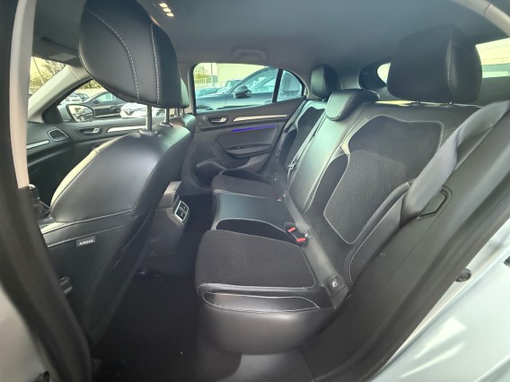 Aperçu de la photo 21 du véhicule RENAULT MEGANE IV BERLINE