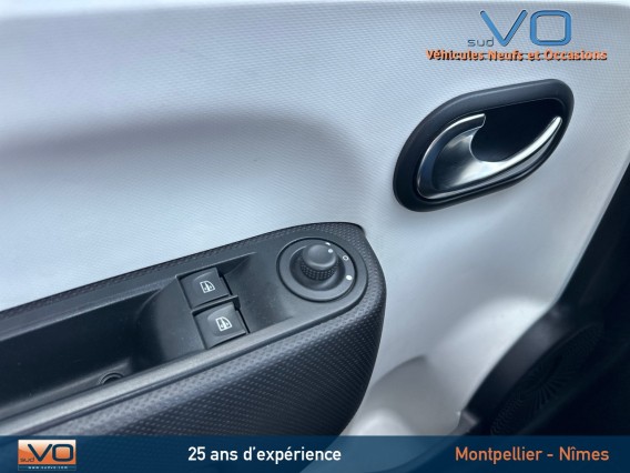 Aperçu de la photo 19 du véhicule RENAULT TWINGO III